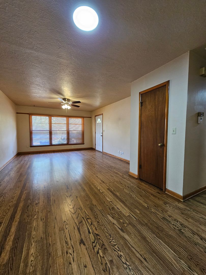 (3) Bed/(1/5) Bath in South-Central Norman Avail NOW! – photo 3