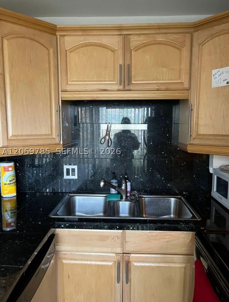 3239 W Trade Ave – photo 4