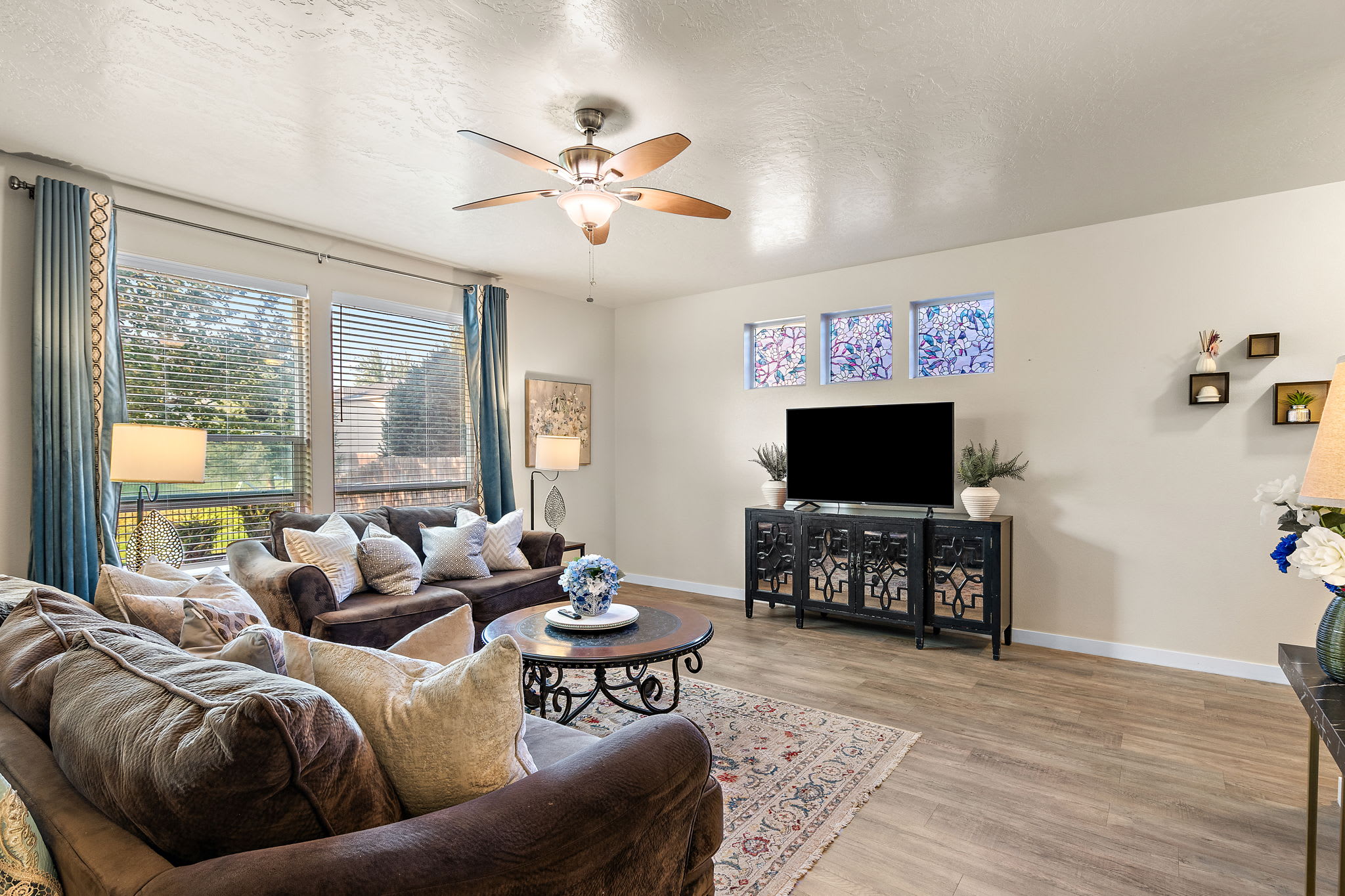 663 West Archerfield Street – photo 5