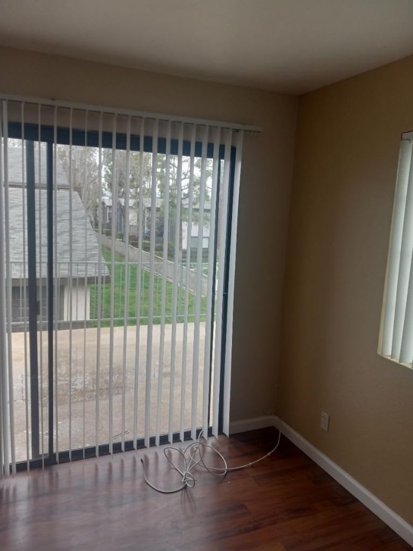 Move in Special ** Half off the 2nd month's rent – photo 4