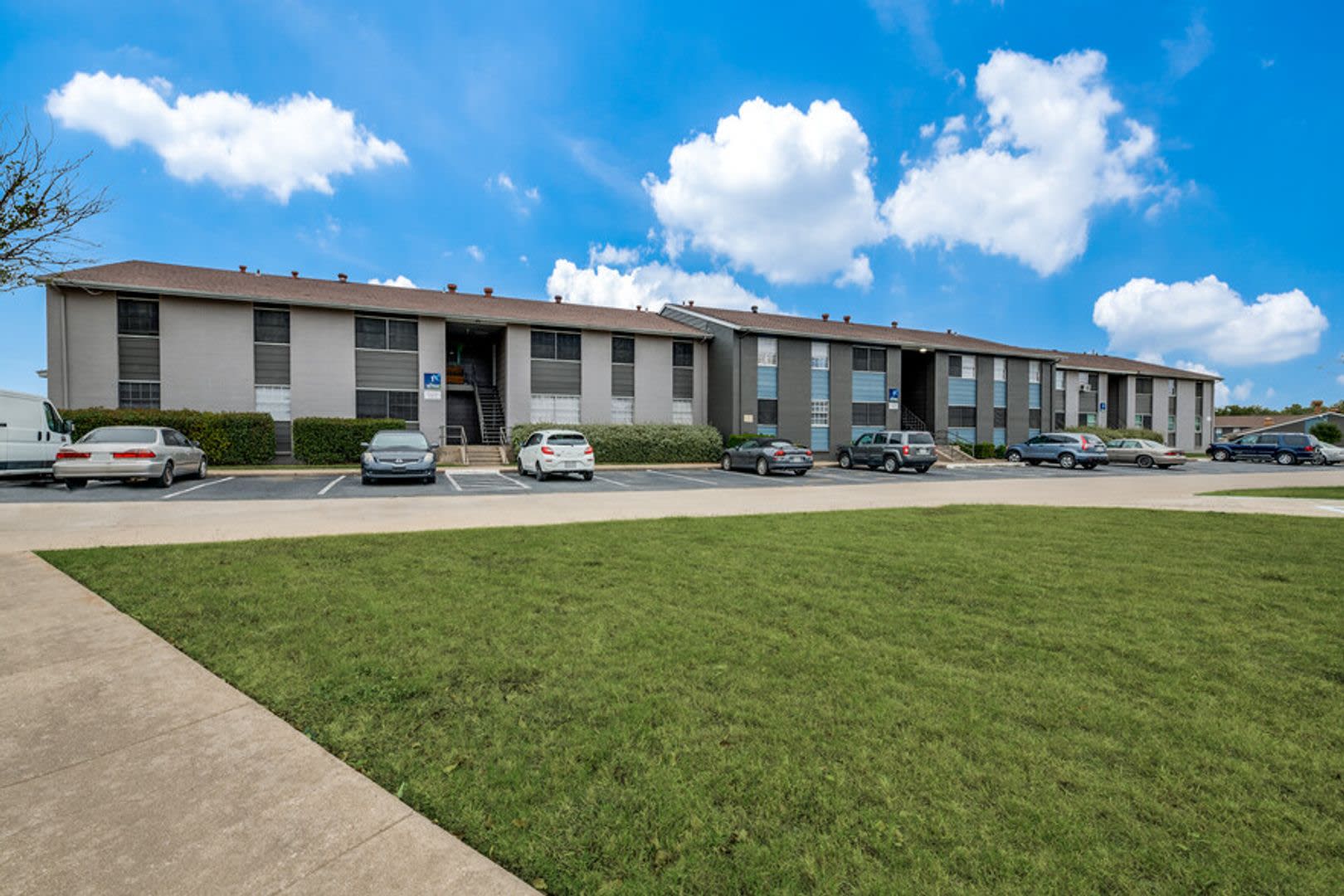 Sky Landing Apartments – photo 2