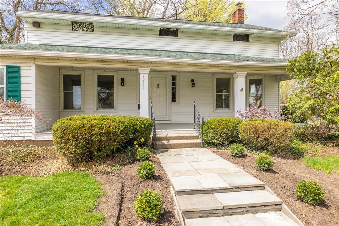 1253 Fairport Road – photo 3