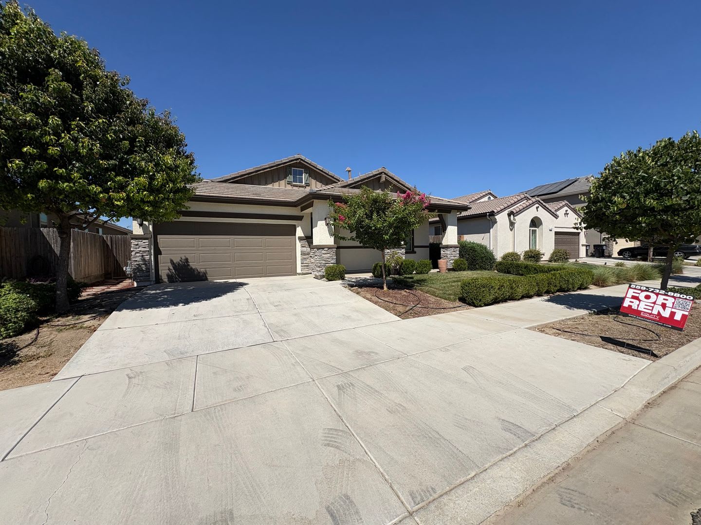 NW Visalia Home with Solar Available Now! – photo 2