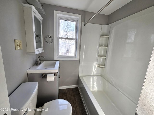 2122 North Main Avenue – photo 5