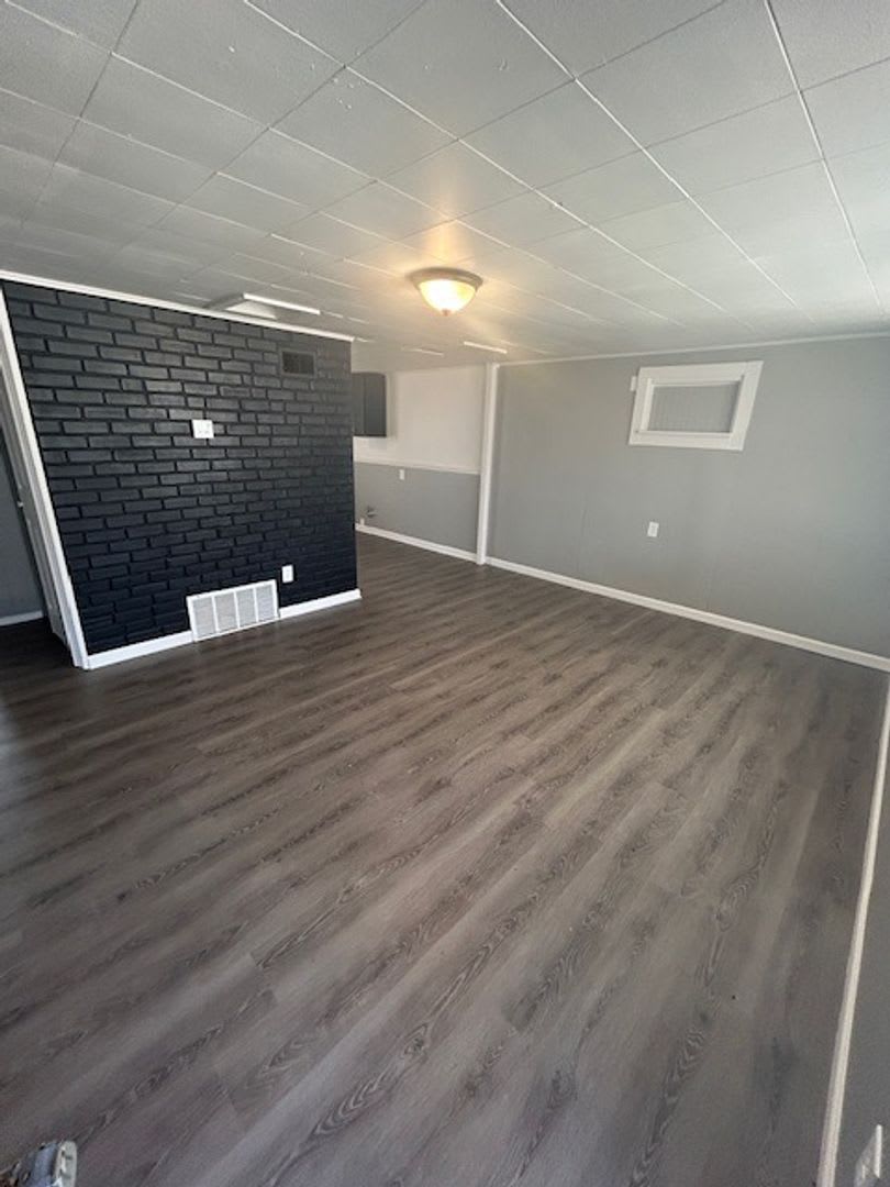 HALF OFF Security Deposit – Limited Time Special! Section 8 Welcome! – photo 4