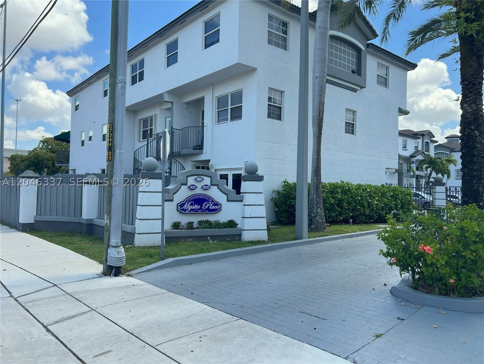 925 NW 82nd Ave – photo 1