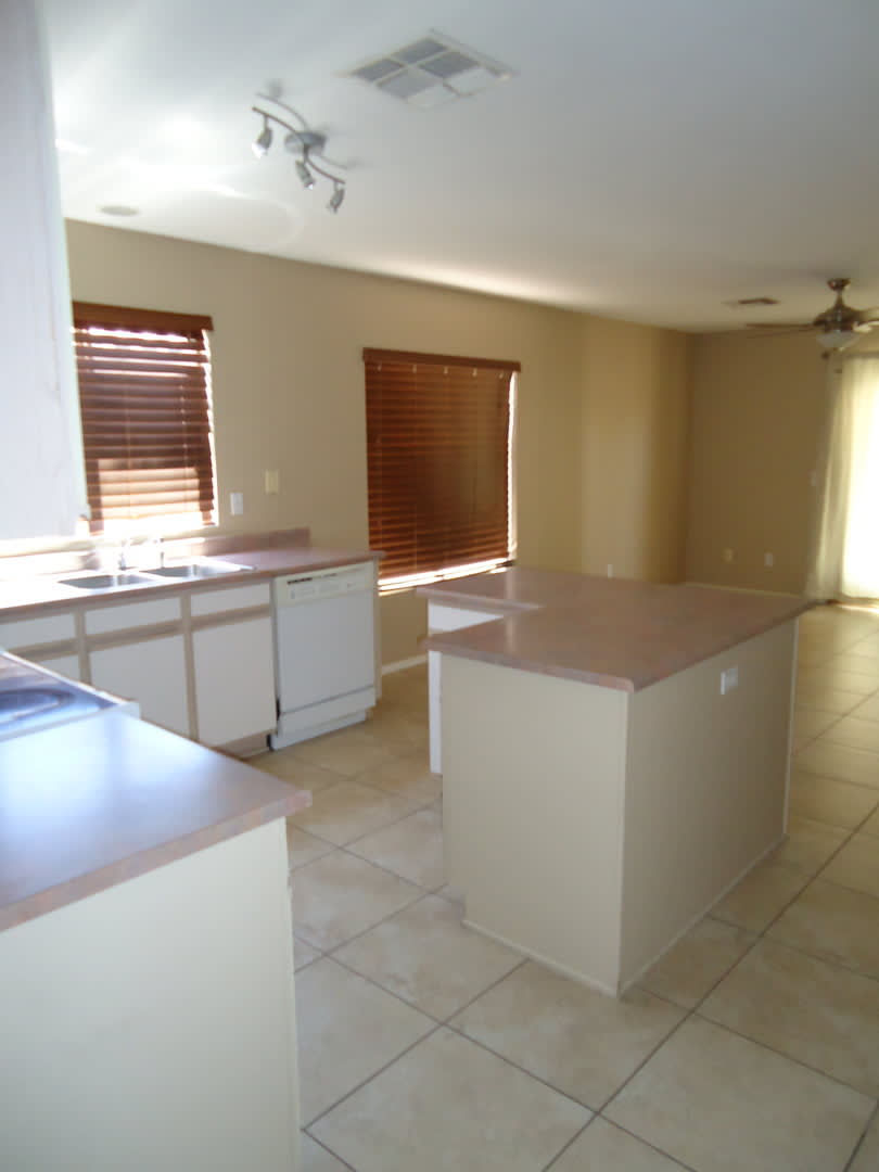 3 Bedroom 2 Bath- All tile- El Mirage – photo 5