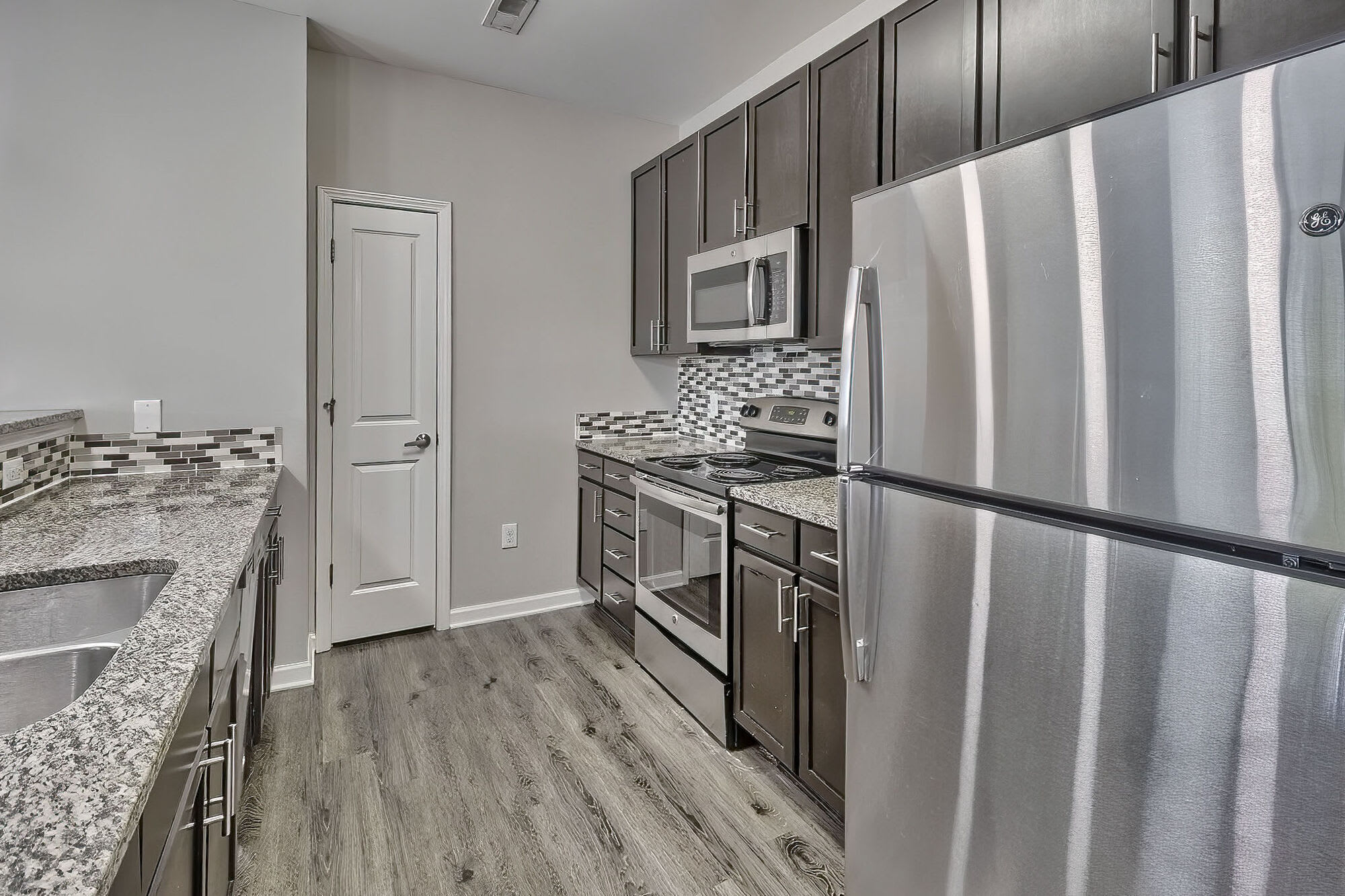 Nexus At Sandhill Apartment Homes – photo 2