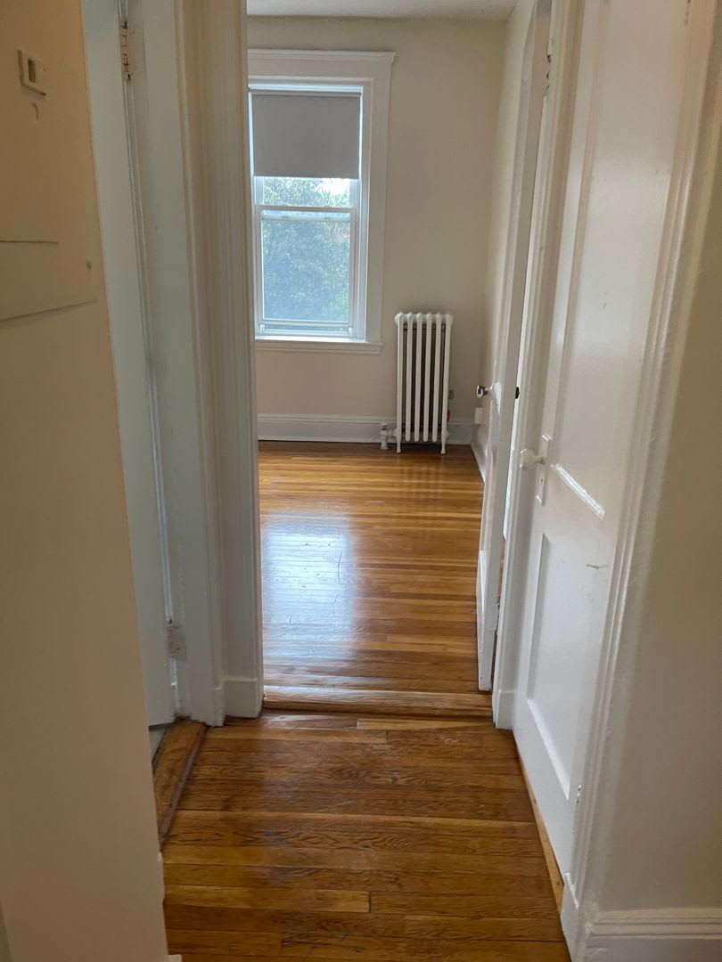 Brighton Near St Es Hospital and T stop 3rd Floor Super sunny spacious 2 bed Nice Place! – photo 5