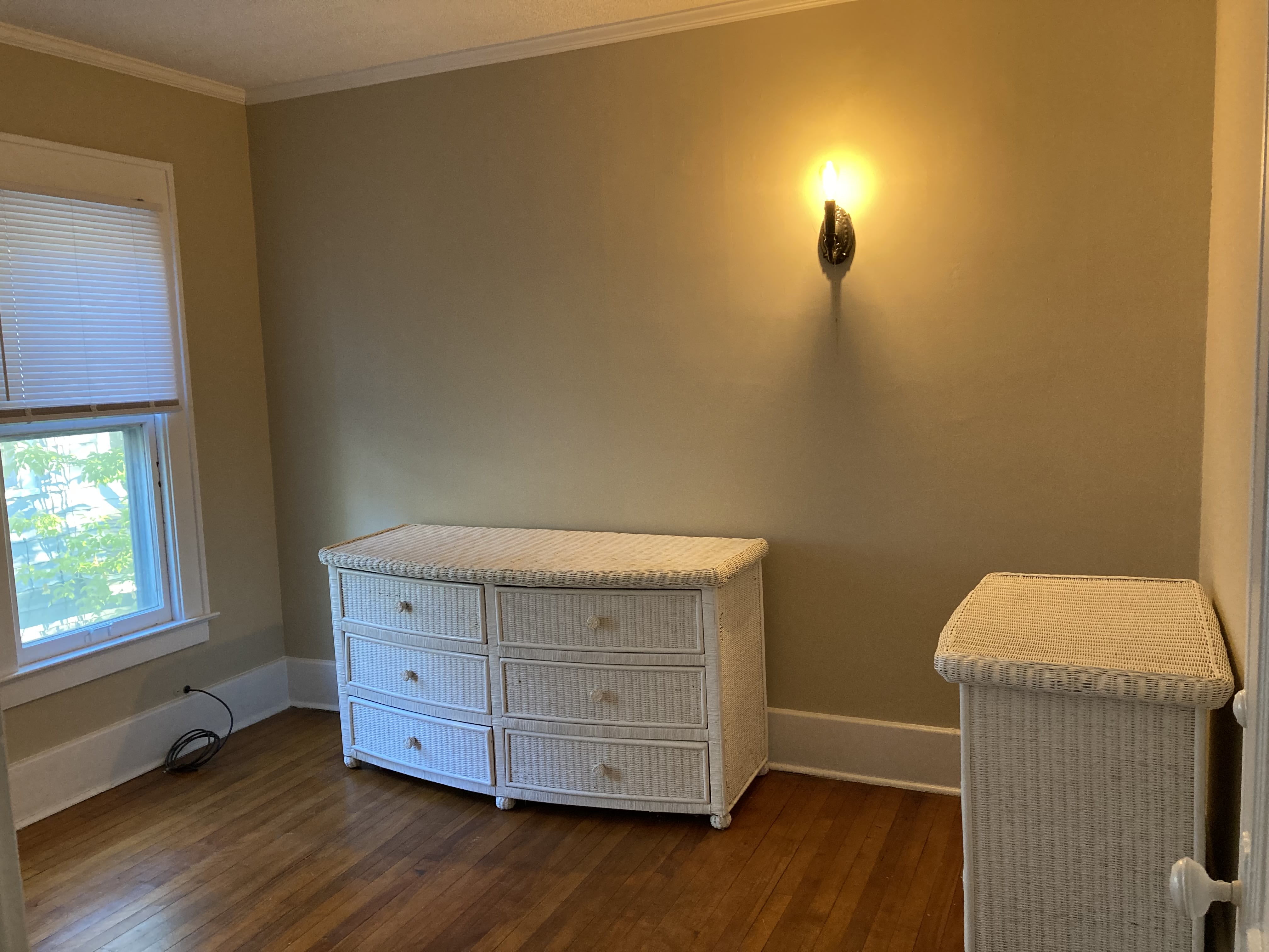 735 Allen St – photo 5