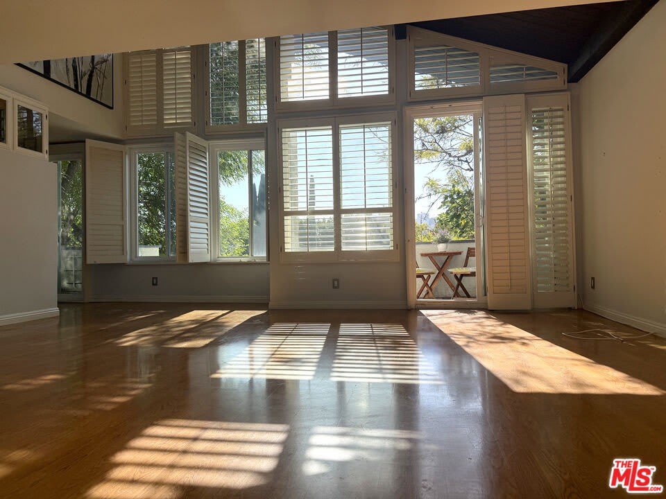10800 Holman Ave – photo 4