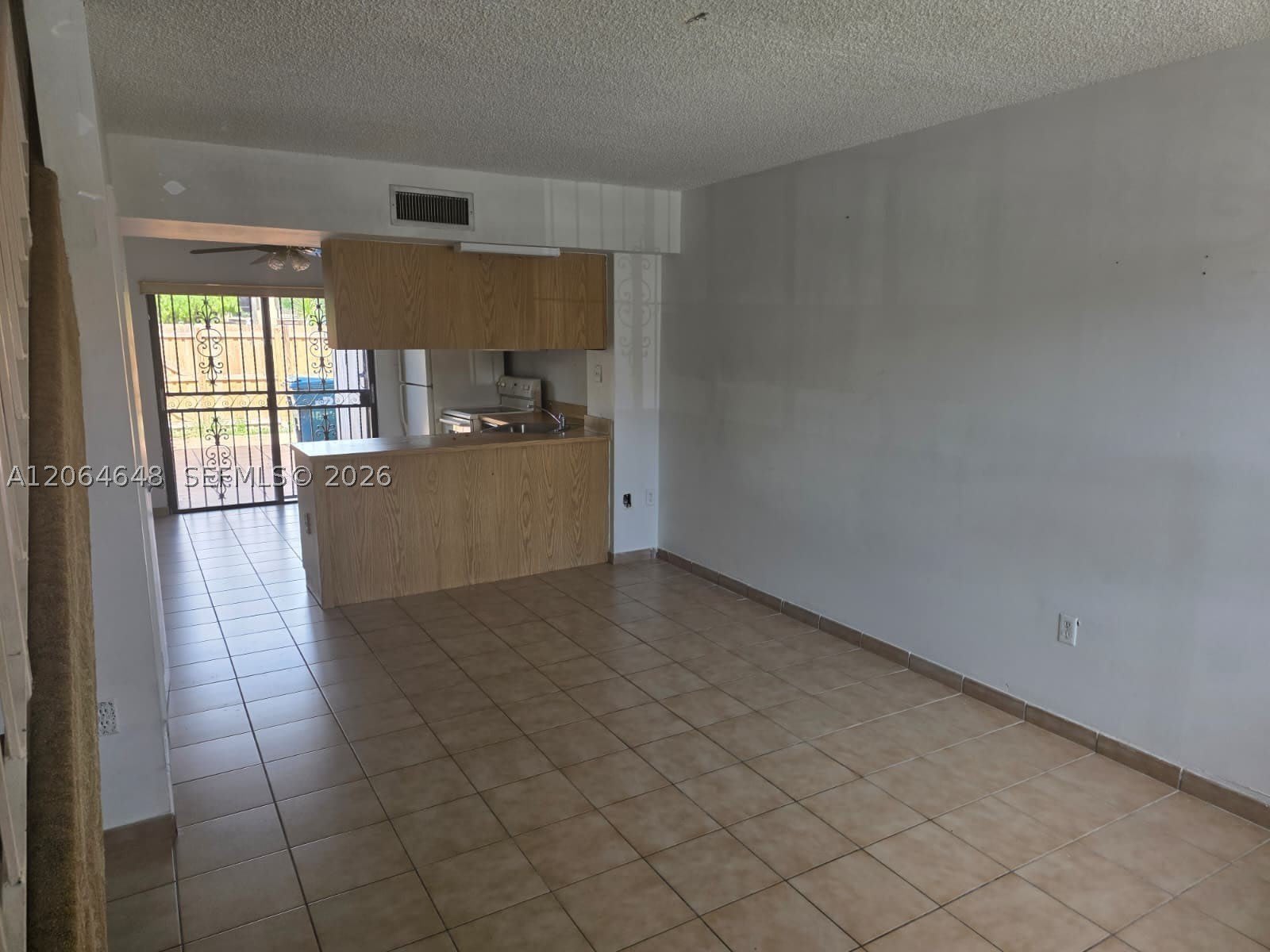 1823 SW 107th Ave – photo 1