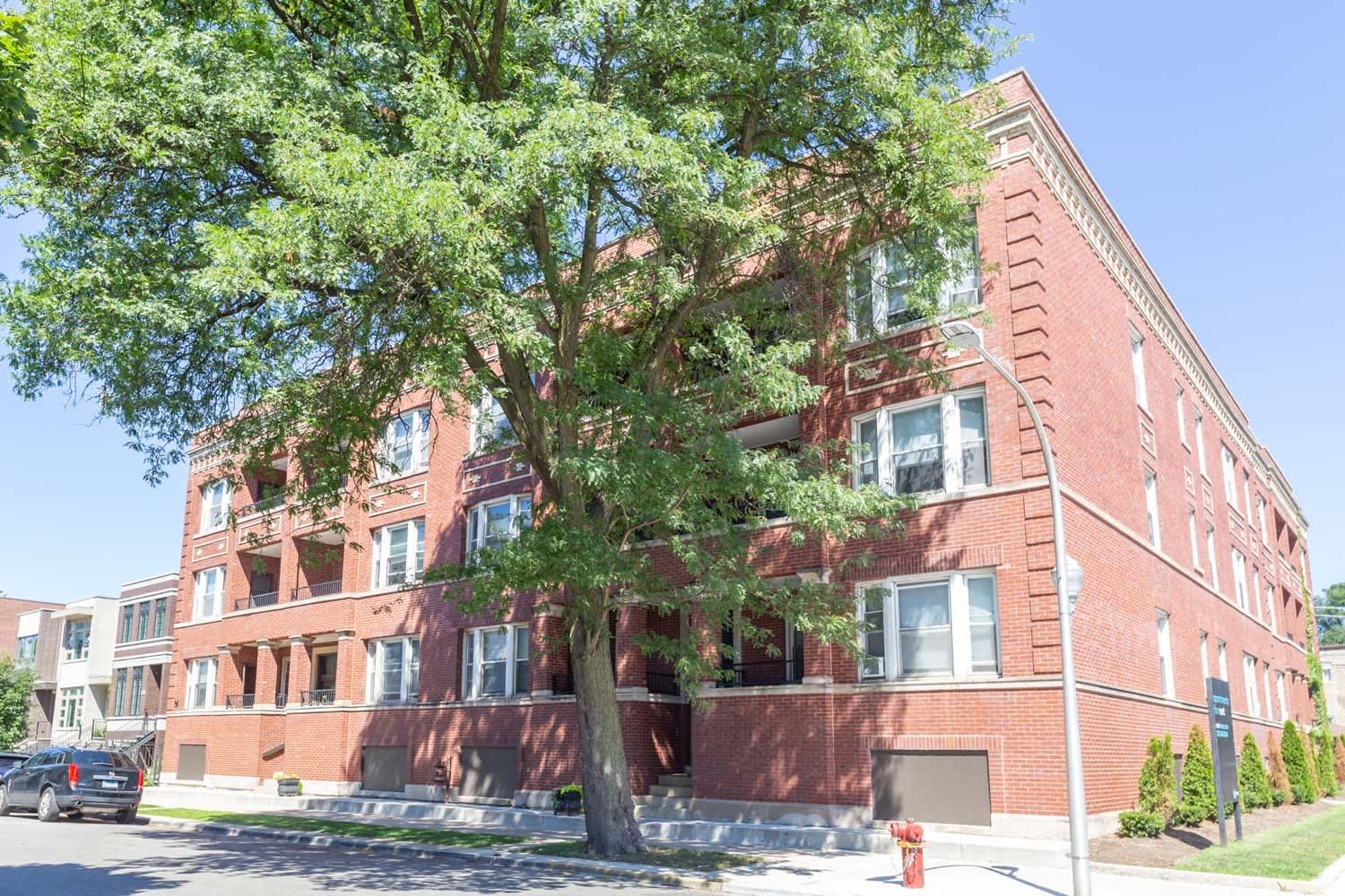 4859 S Champlain Avenue – photo 5