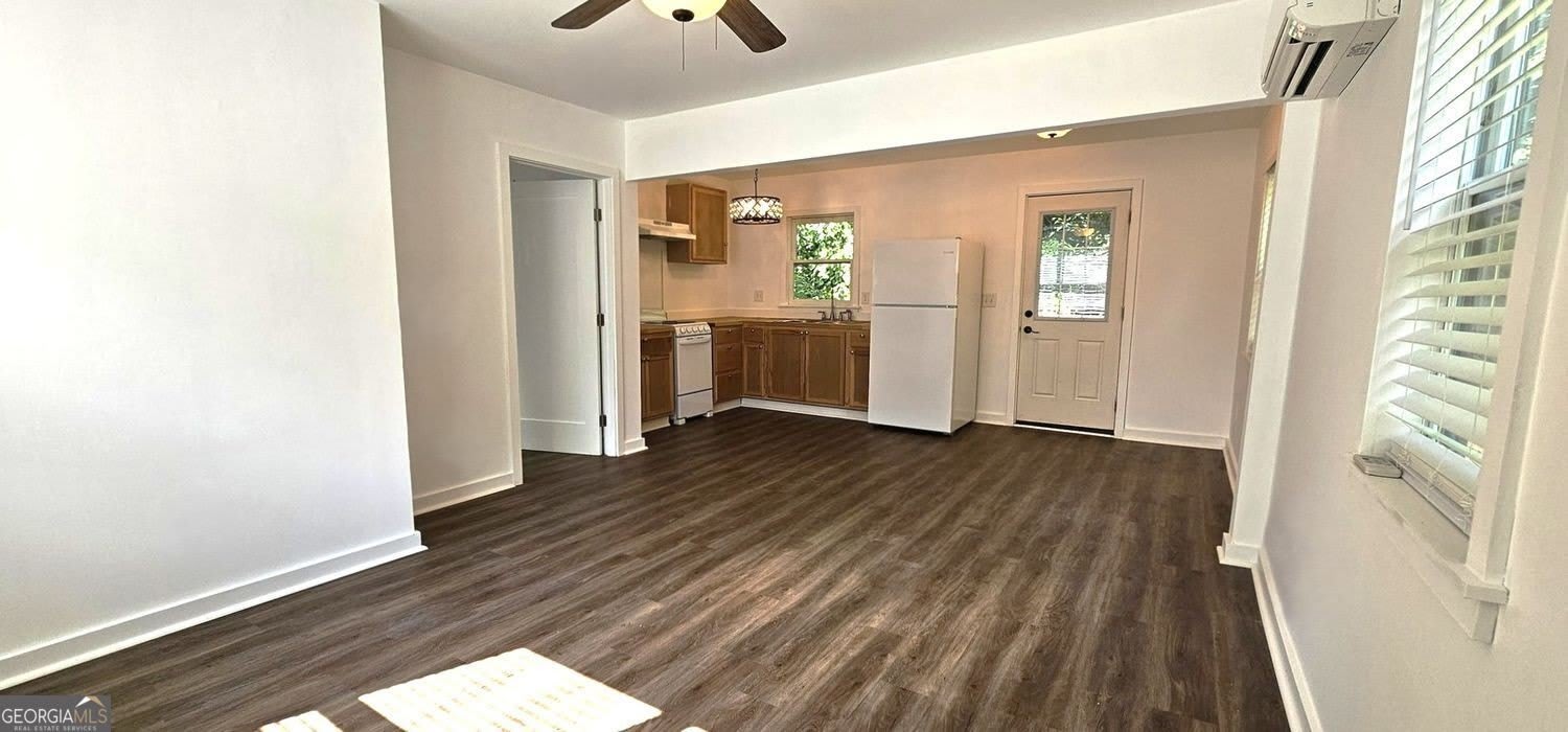 3230 W Shadowlawn Avenue NE – photo 1
