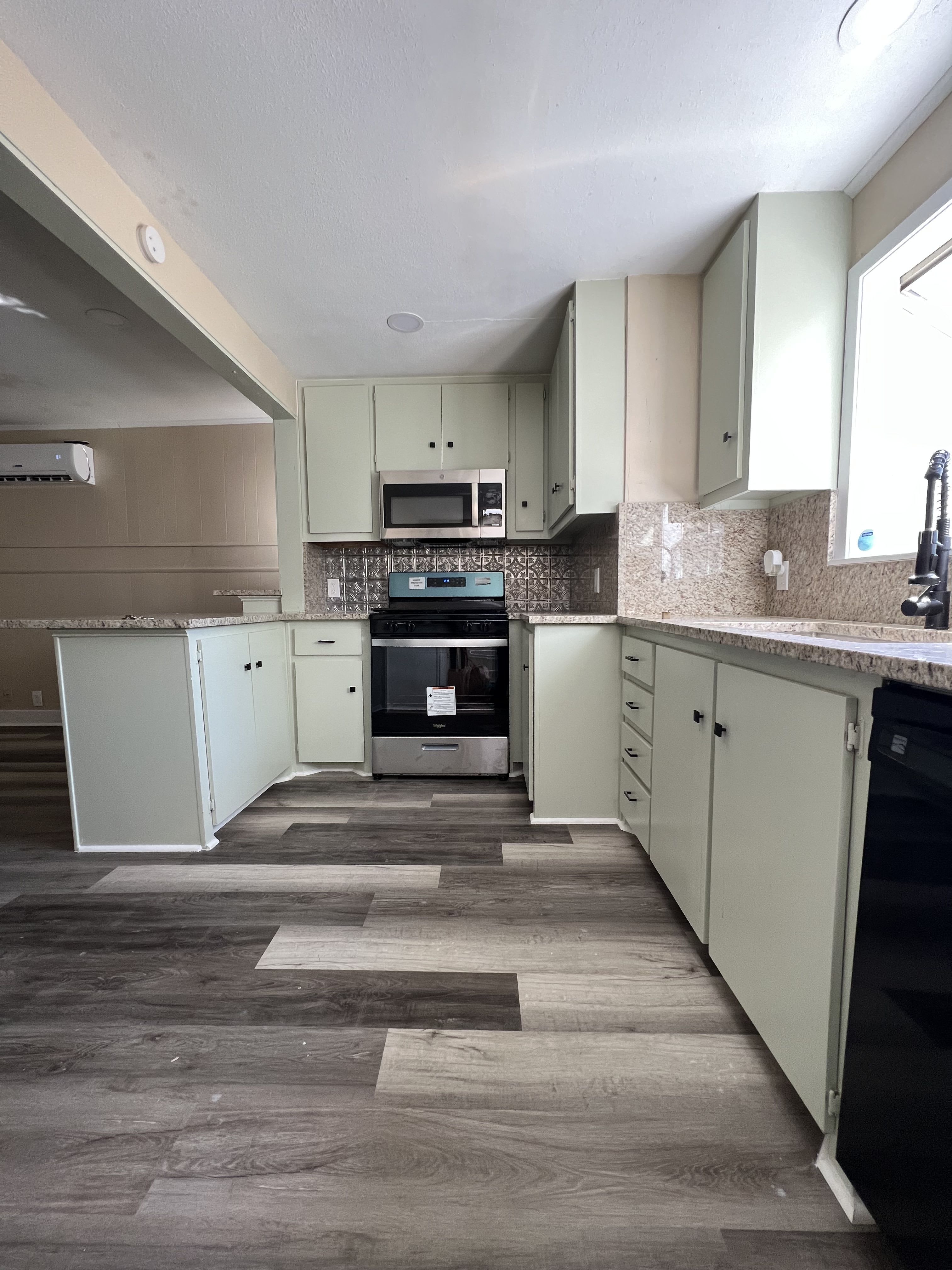 1411 Avenue C – photo 3