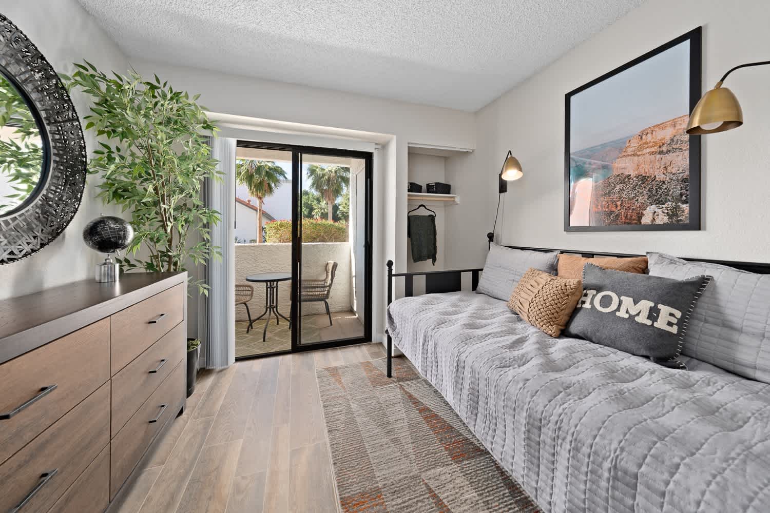 Solas Glendale – photo 4