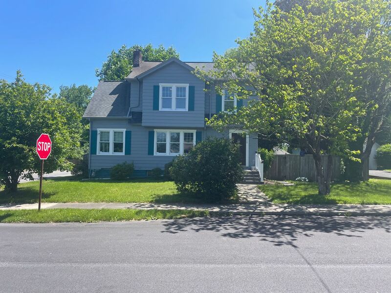 528 Lindbergh Avenue – photo 3