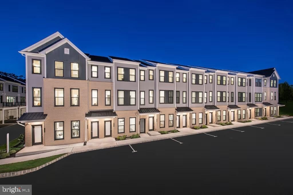 512 READING Court – photo 4