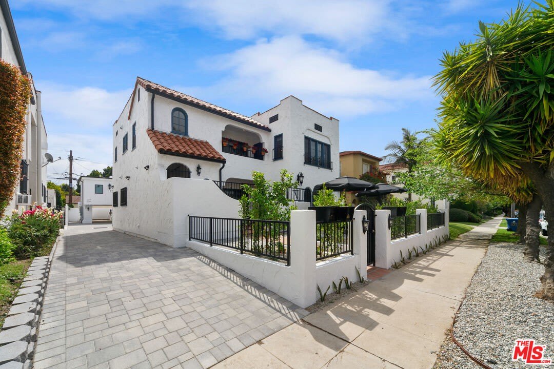 458 N Sierra Bonita Ave – photo 2