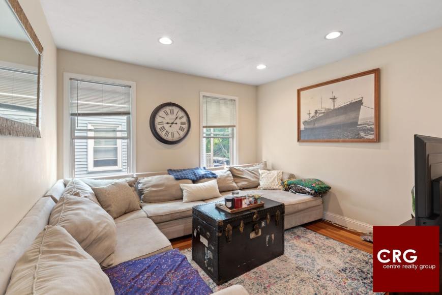578 Washington St. – photo 4