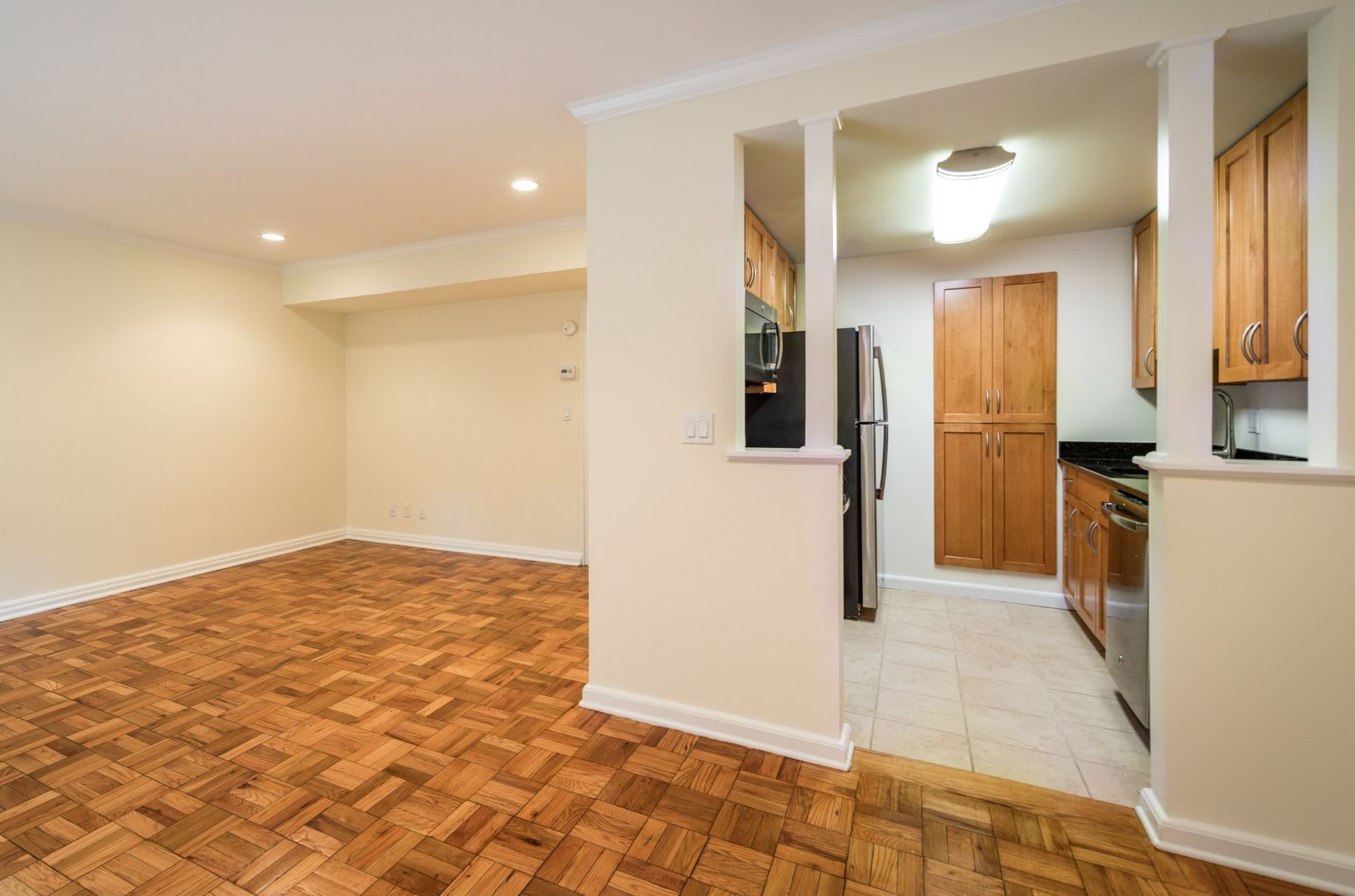 Charming 1 Bedroom-No Broker Fee – photo 3