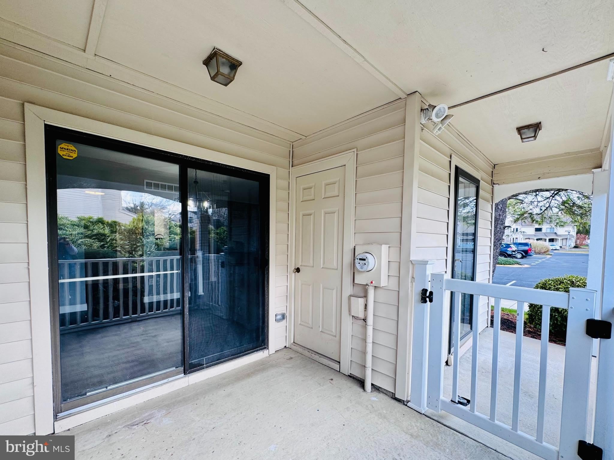 1403 ROBERTS Way – photo 3