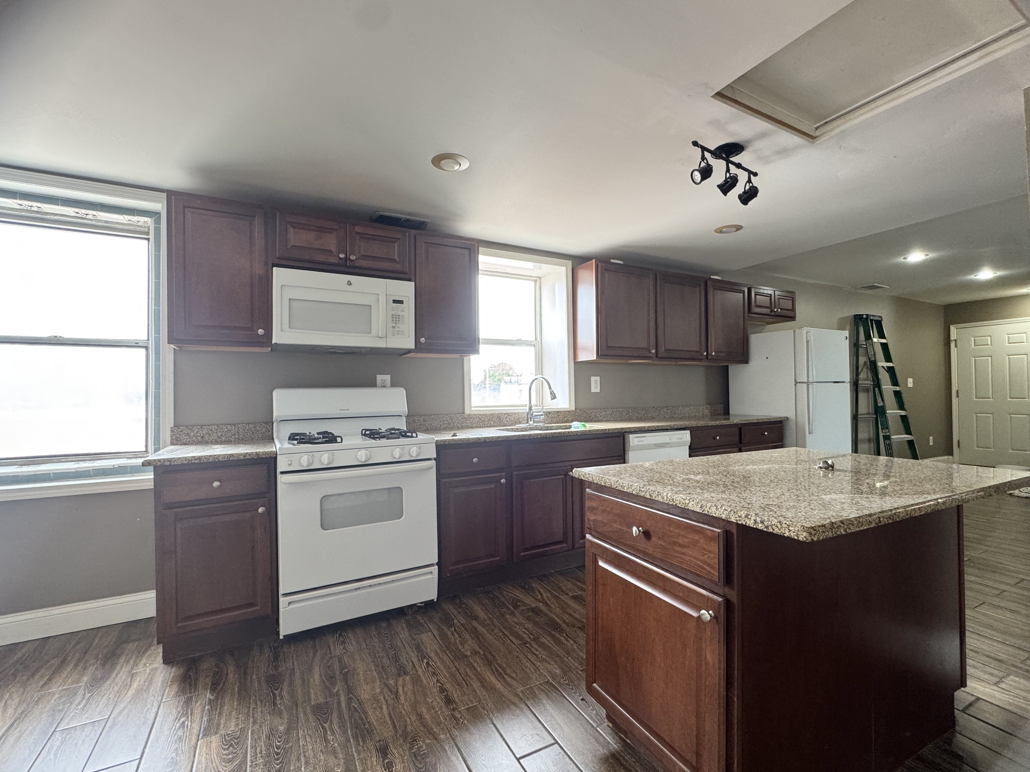 829 Southwest Boulevard – photo 3