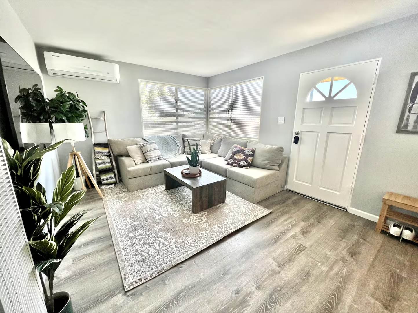 Fully Furnished 2BR Home with Huge Yard & Stunning Views – In-Unit Washer/Dryer! – photo 5