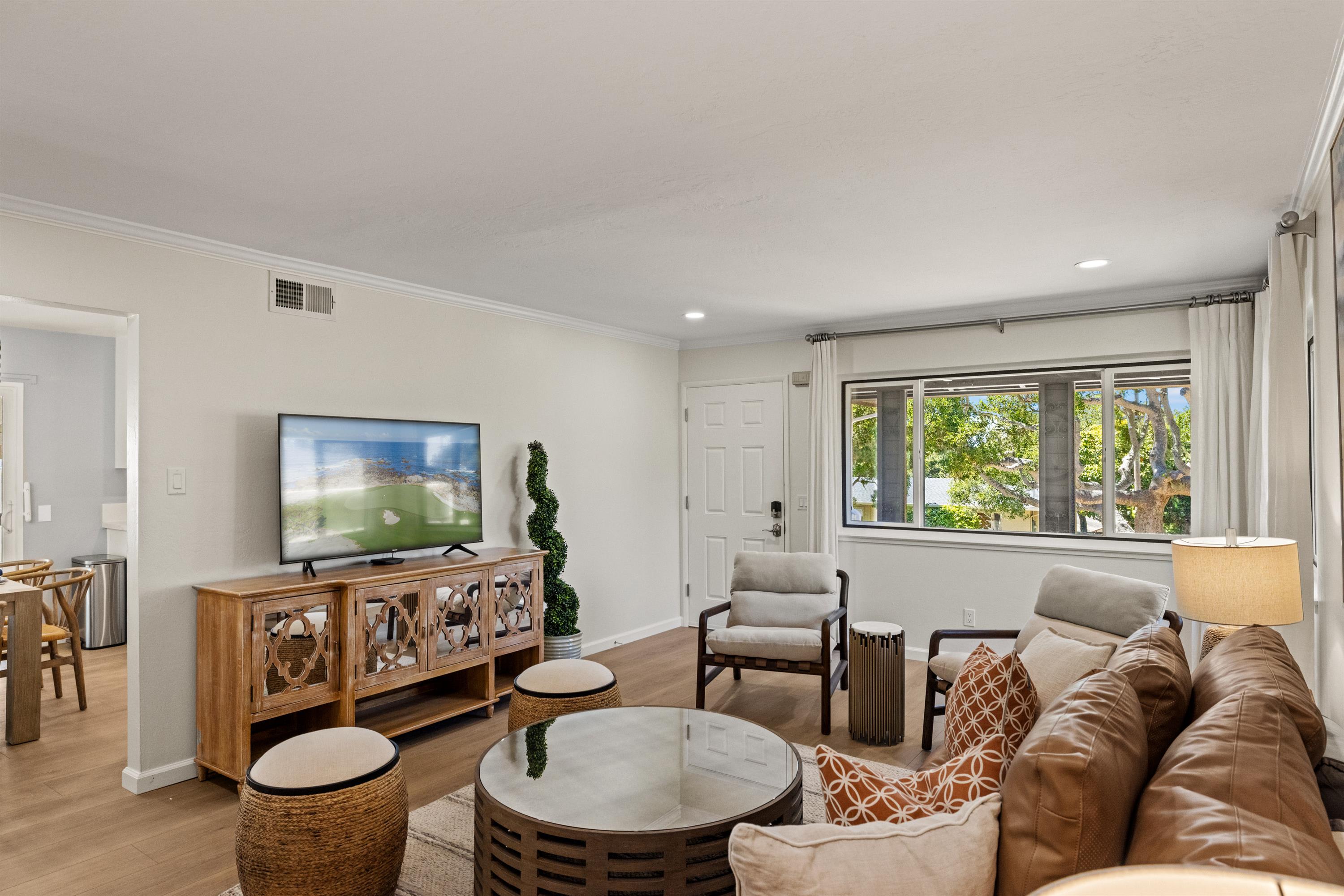 1571 David Avenue – photo 4