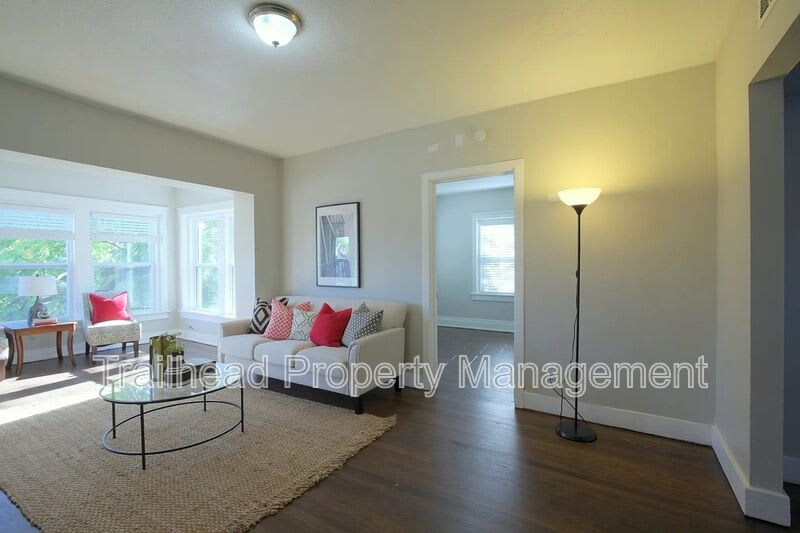 1218 Brush Creek Blvd – photo 5