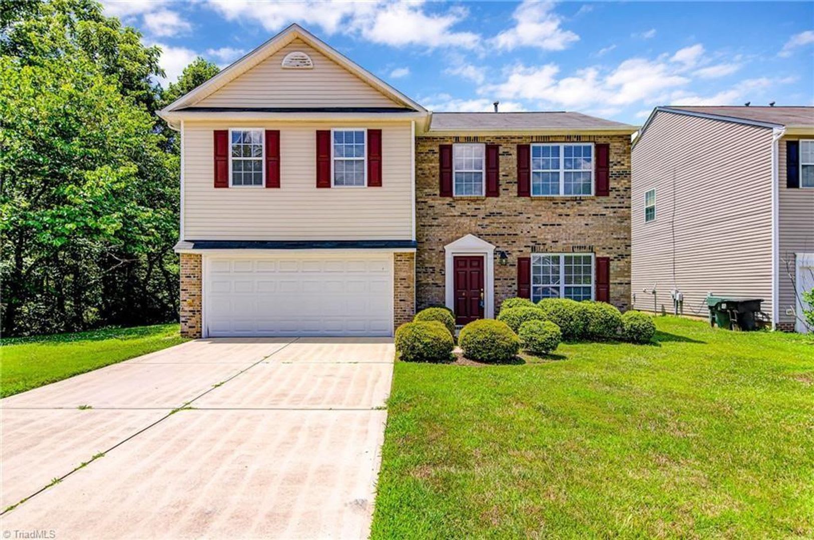 SPACIOUS 4 BED/ 3 BATH HOUSE! – photo 2