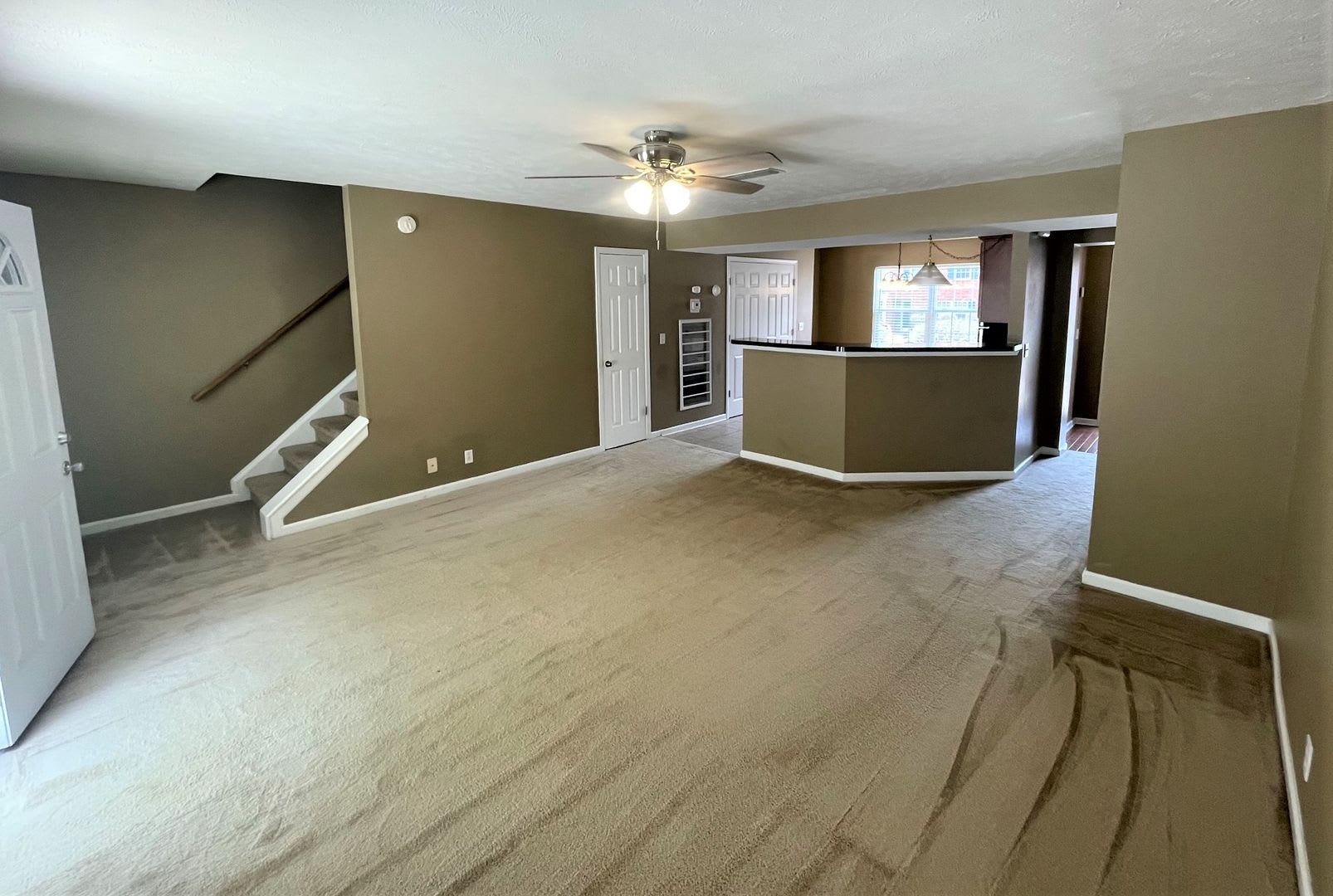 3 Bedroom Townhome in Barfield Commons – photo 2
