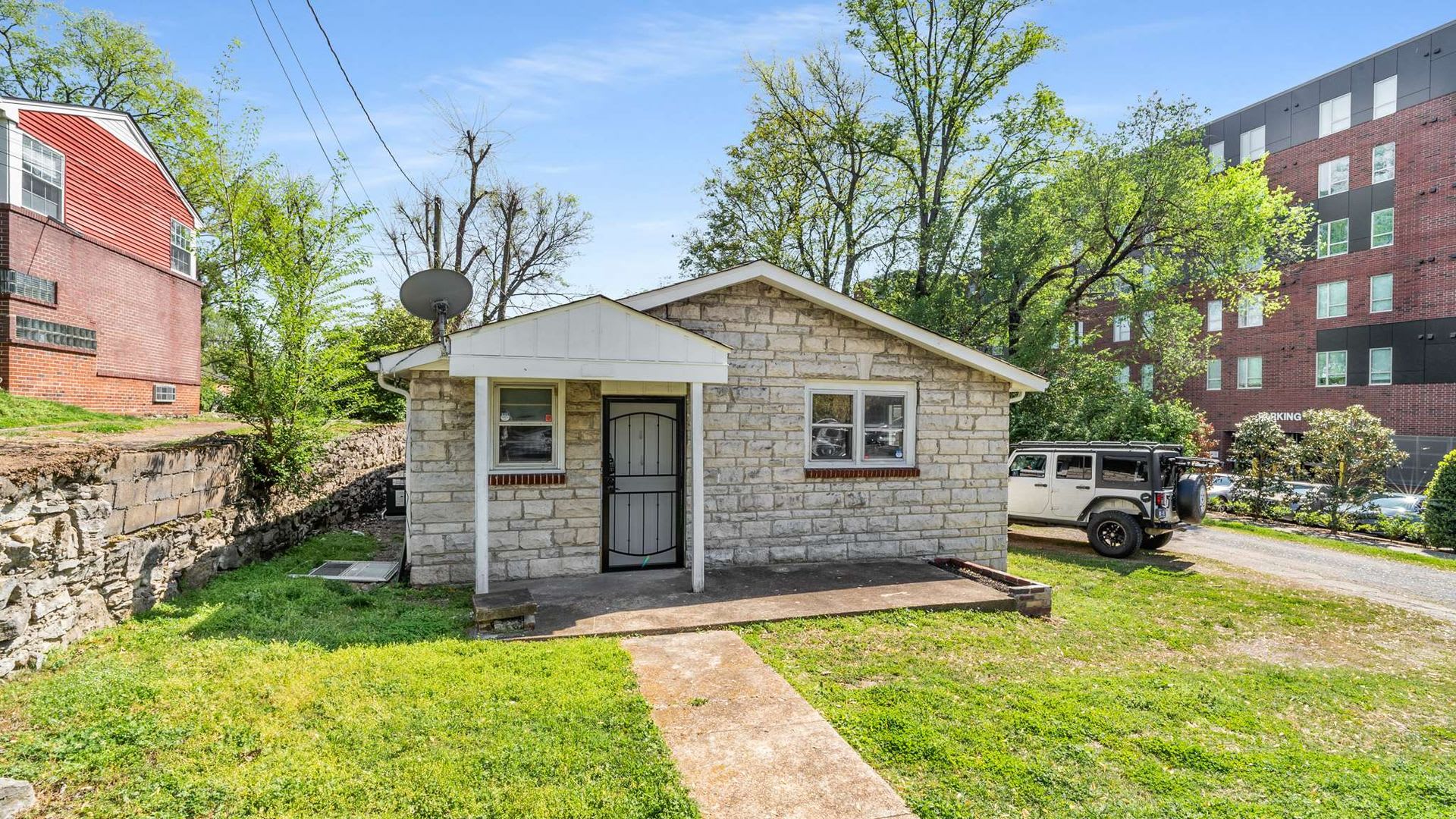 Close to Downtown Nashville! – photo 4