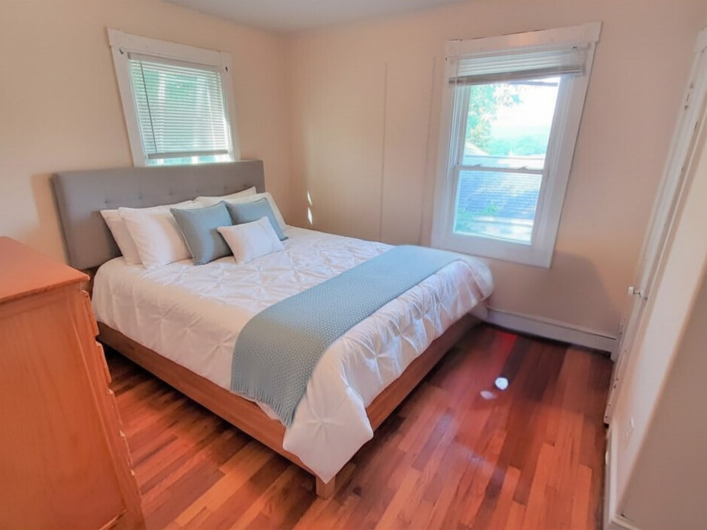 115 James St – photo 3