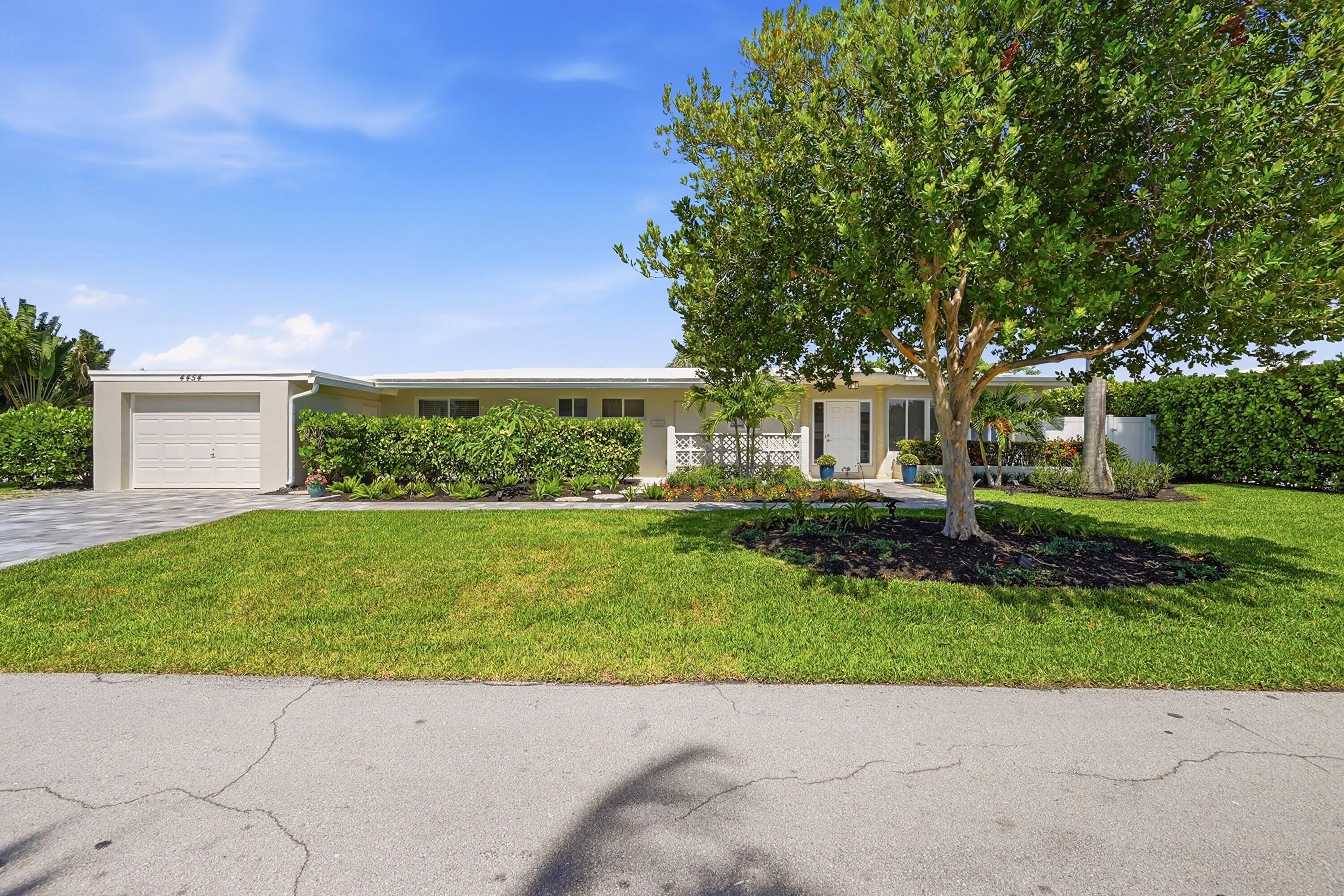 4454 W Tradewinds Avenue W – photo 5