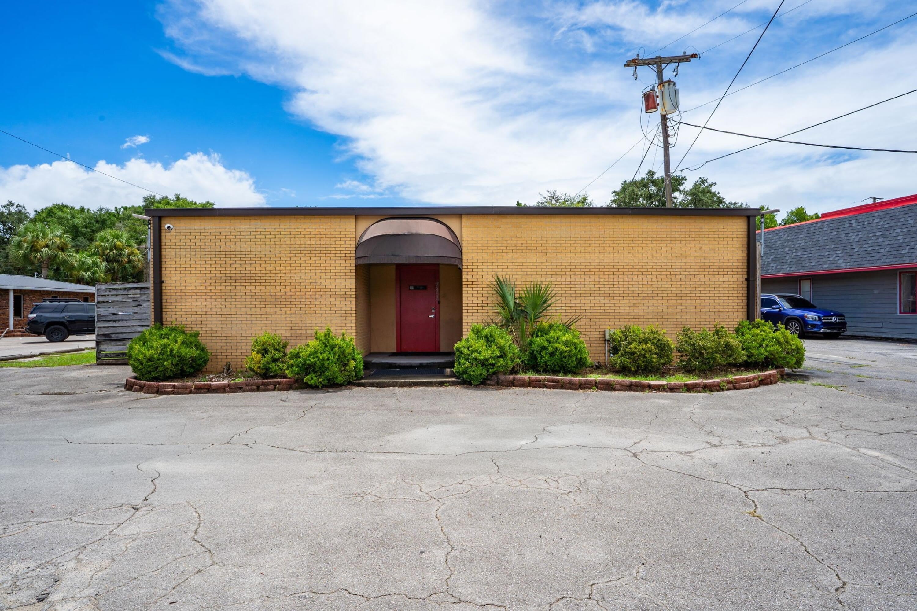 711 NE Eglin Parkway – photo 1