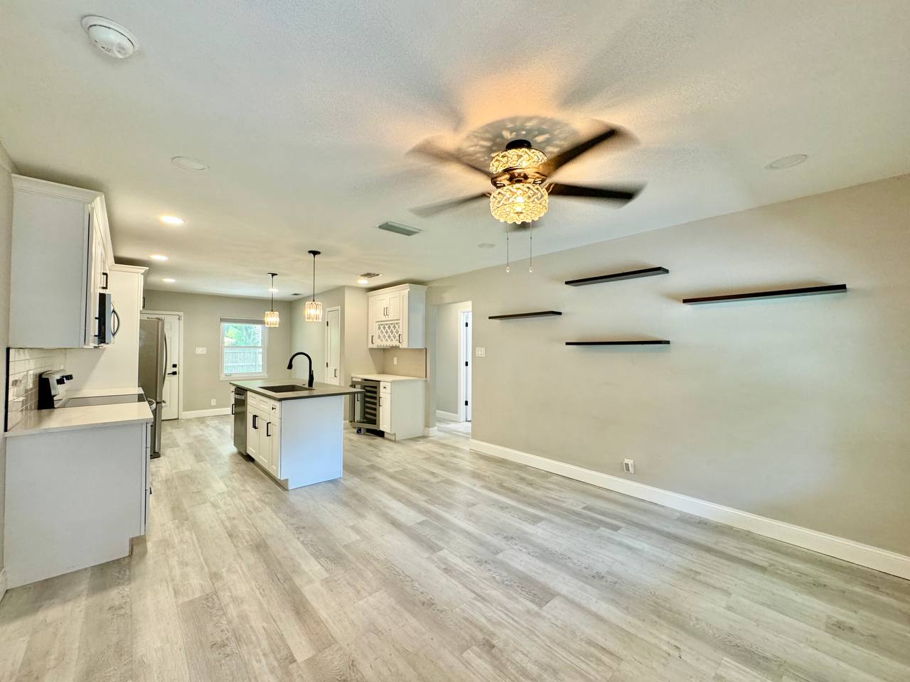 1918 E Shadowlawn Ave – photo 2