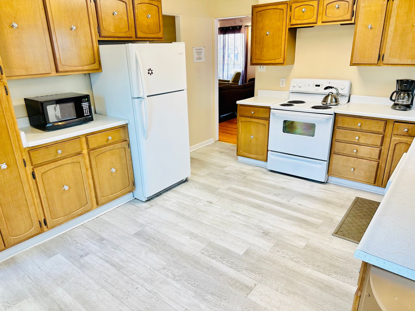 Large Midtown home in the center of it all – photo 3