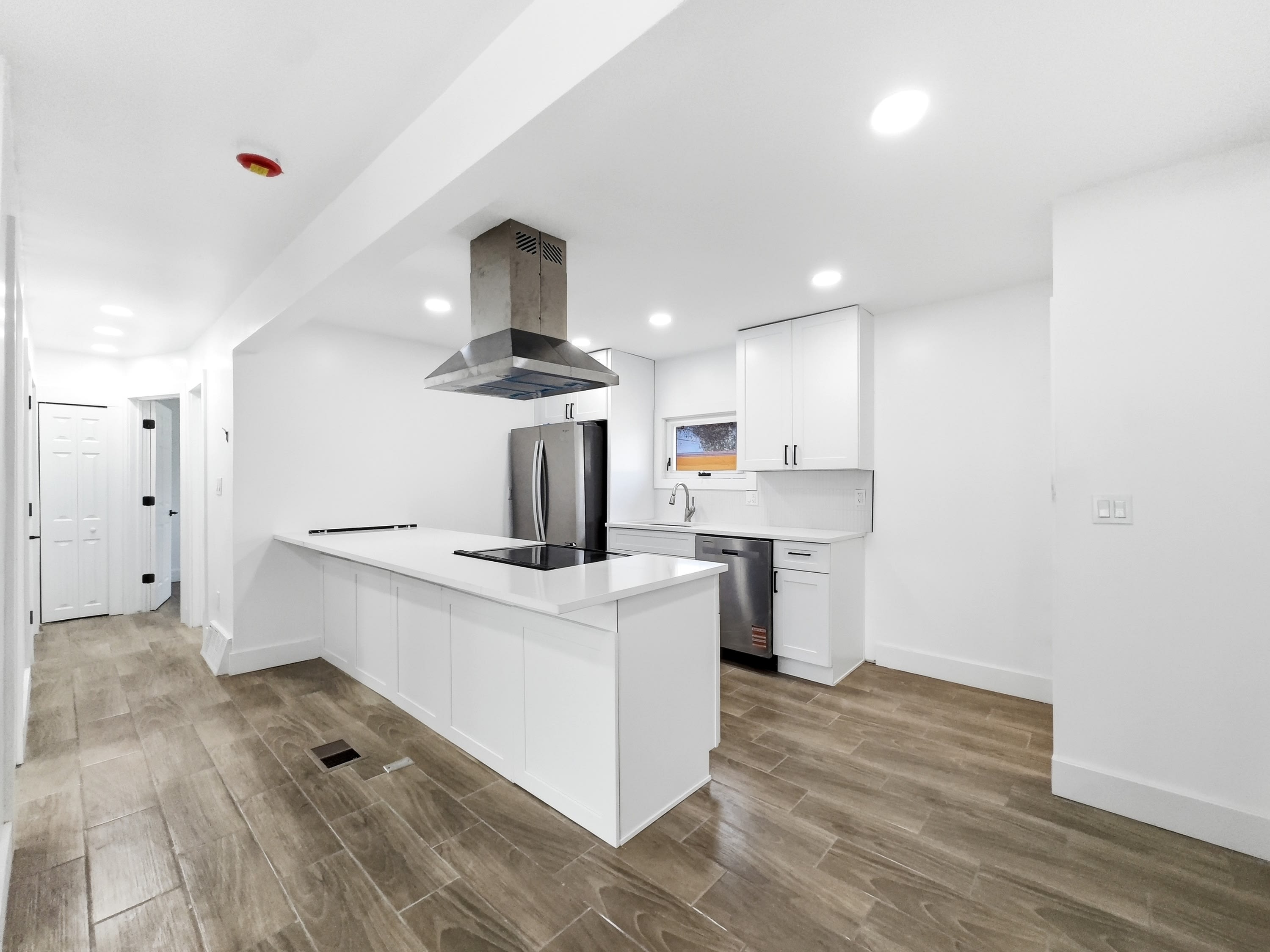 2090 Moran Avenue – photo 4