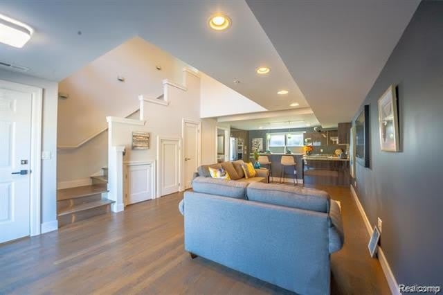 622 W 11 Mile Road – photo 5