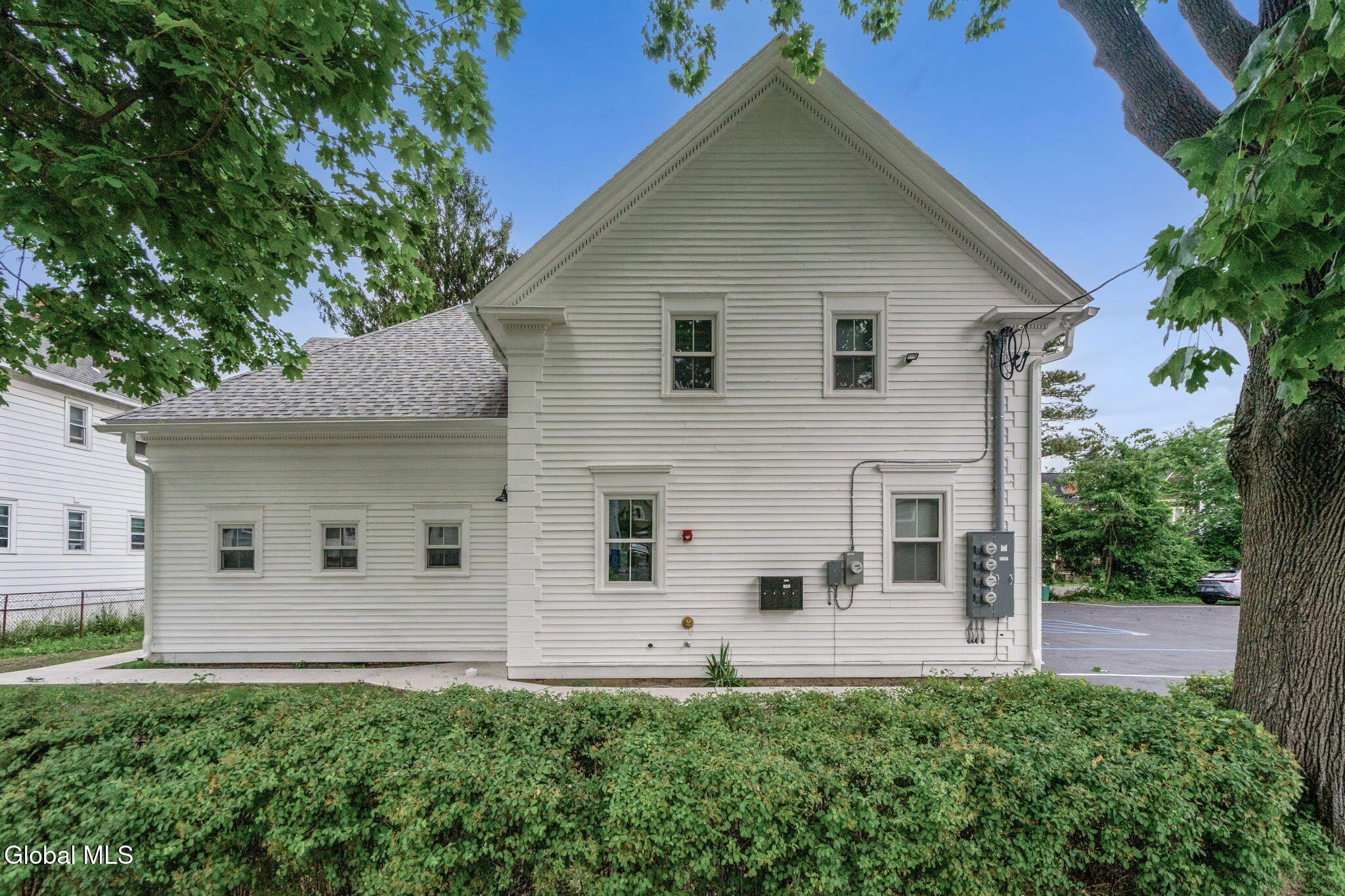 521 Warren Street – photo 3