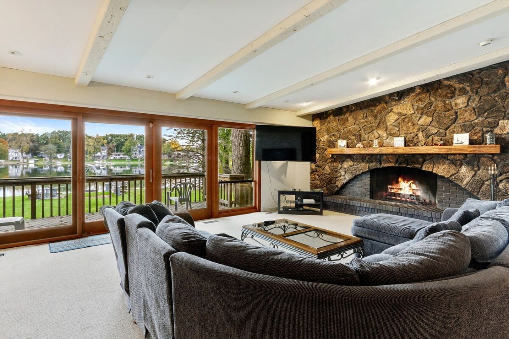 Powers Lake Waterfront Home with Private Pier Available for Monthly Rental – photo 2