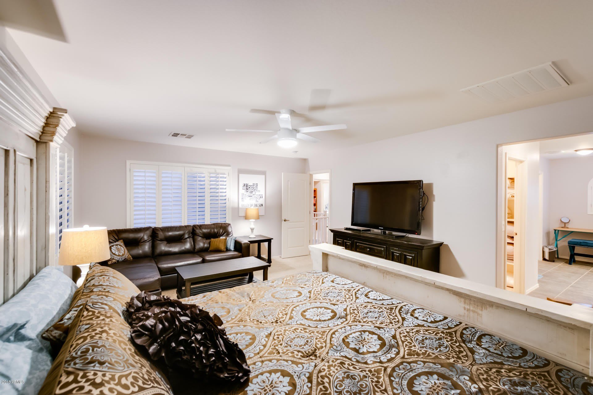 3327 E LOMA VISTA Street – photo 2