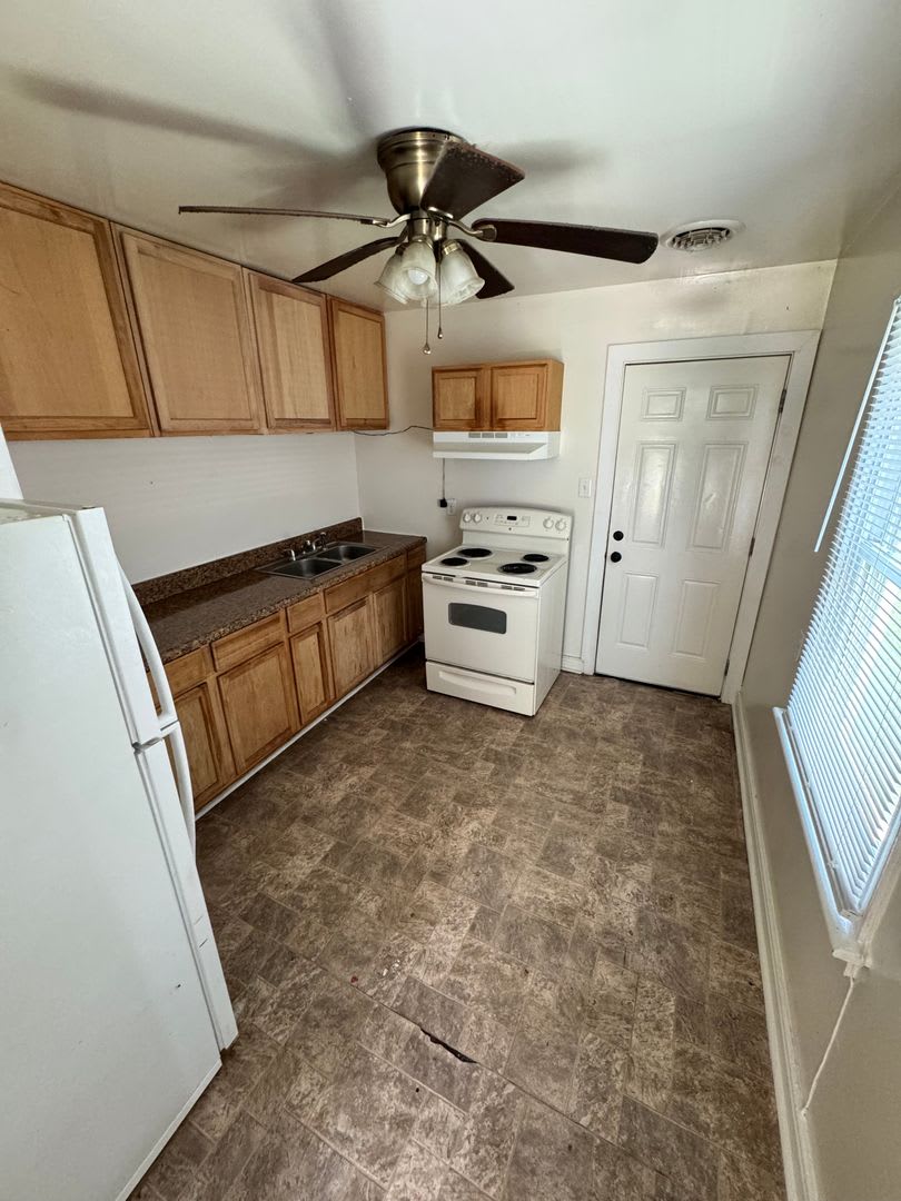 2 bed house on Rva Northside! Central hvac, hardwoods,all electric, lots of parking, laundry – photo 4