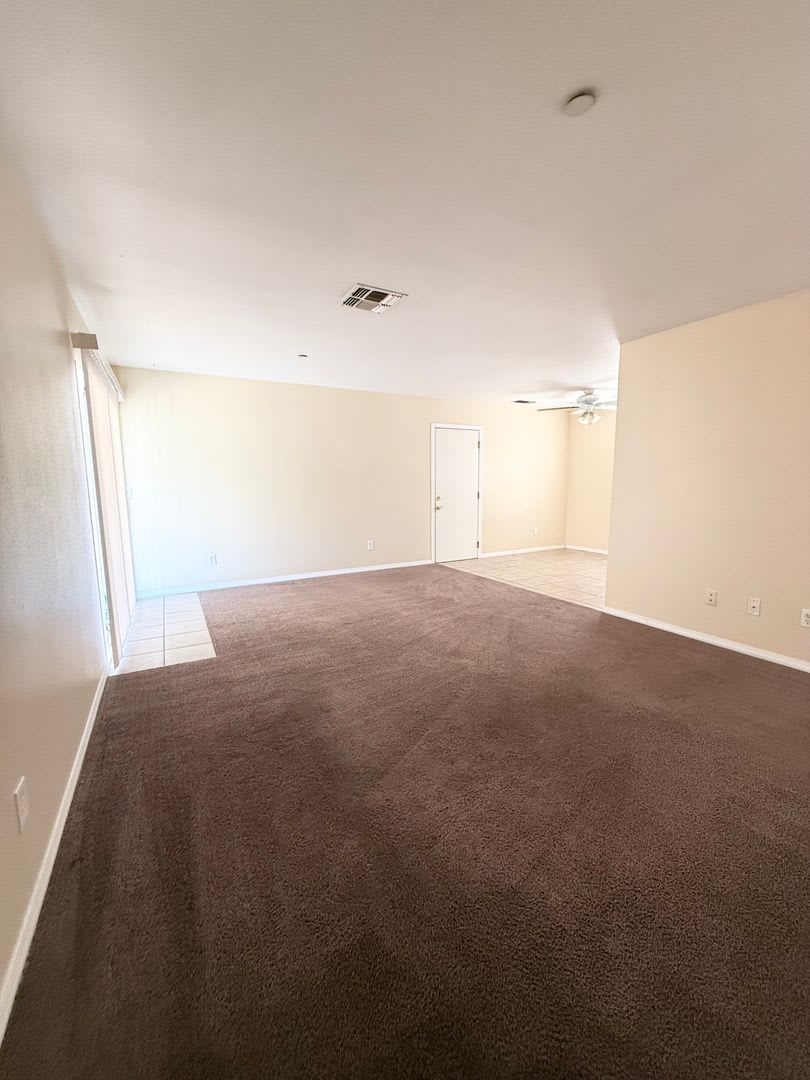 Move in special! 3 bedroom corner home close to Boy and Girls Club! – photo 5