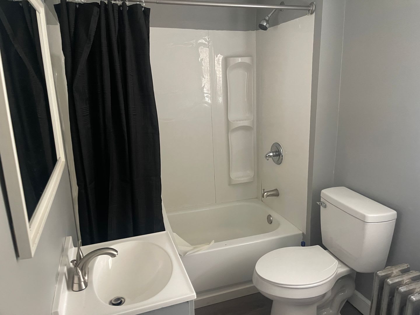 Updated 2 bedroom 2 bath House for rent – photo 3