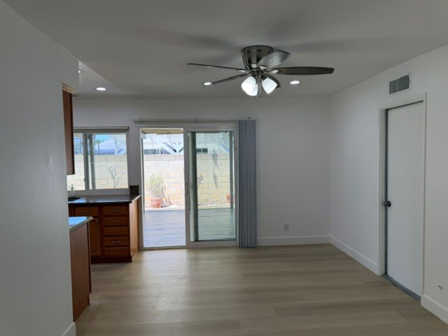 On Cul-De-Sac: 4 Bedroom 2 Bath Single Story Home – photo 4