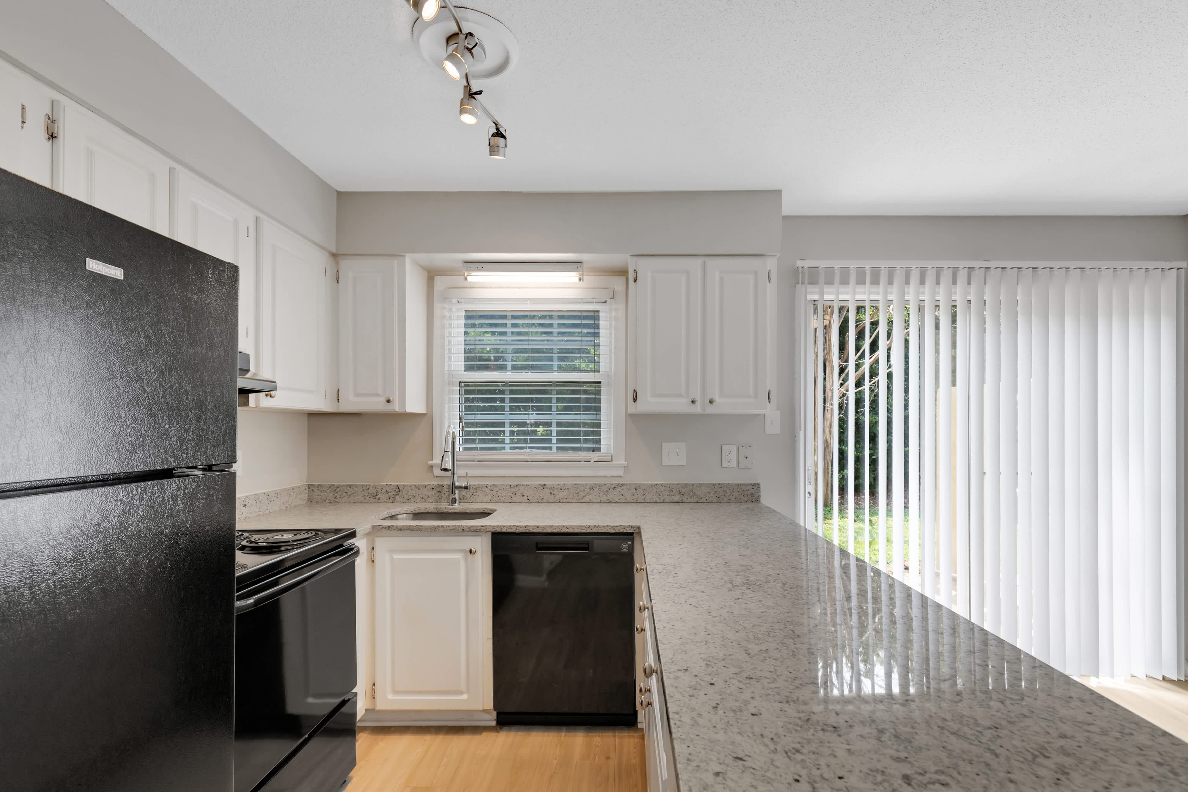 Williamsburg Manor – photo 2