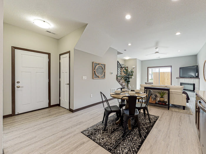 1049 Northwest Victoria Lane – photo 4