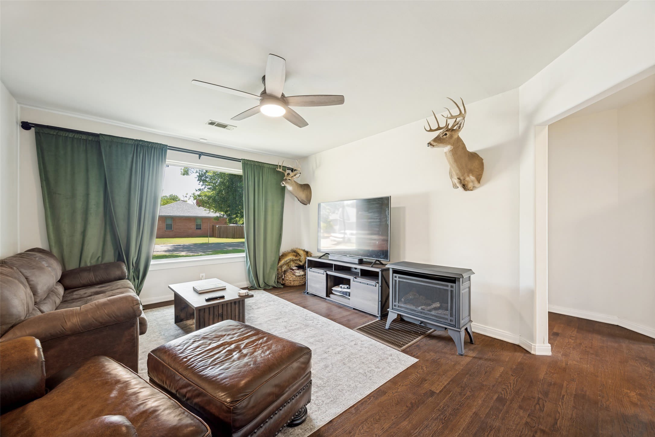1800 W Walker Street – photo 2